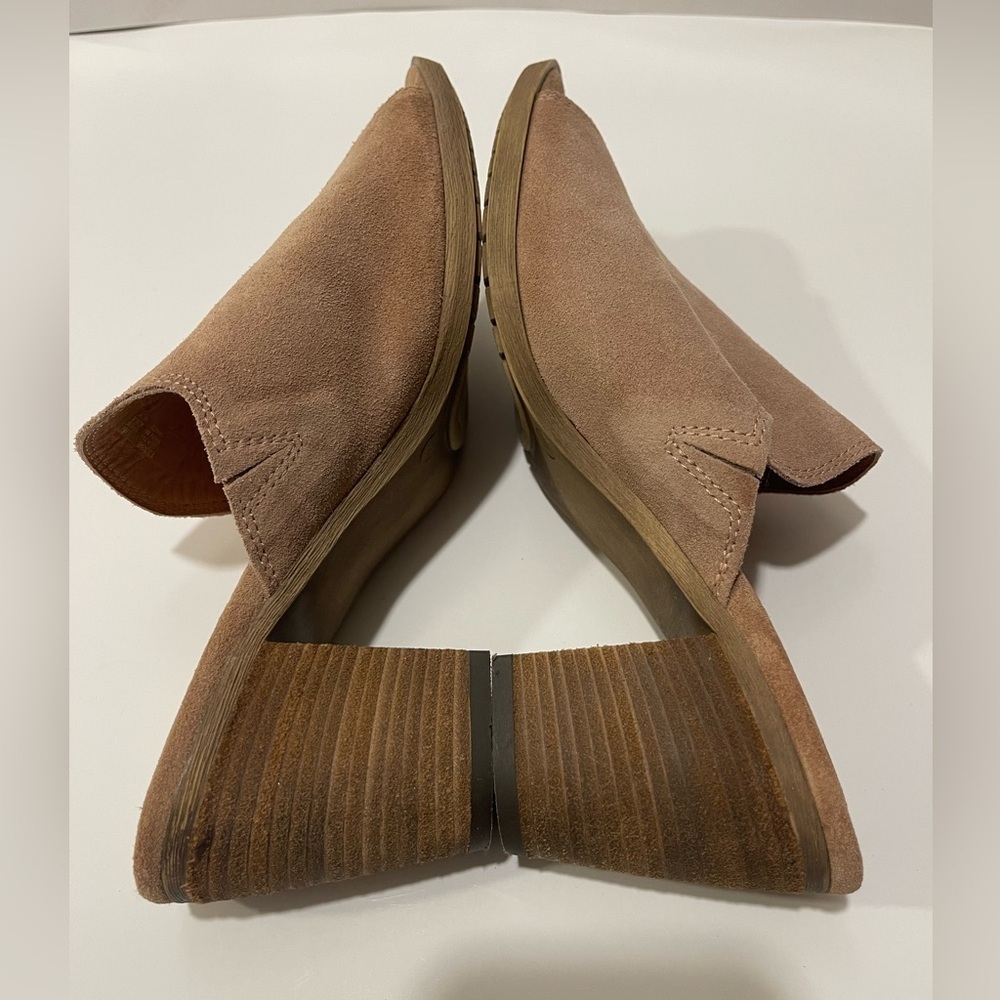 Elegant Brown Suede Mules - Picture 7 of 9